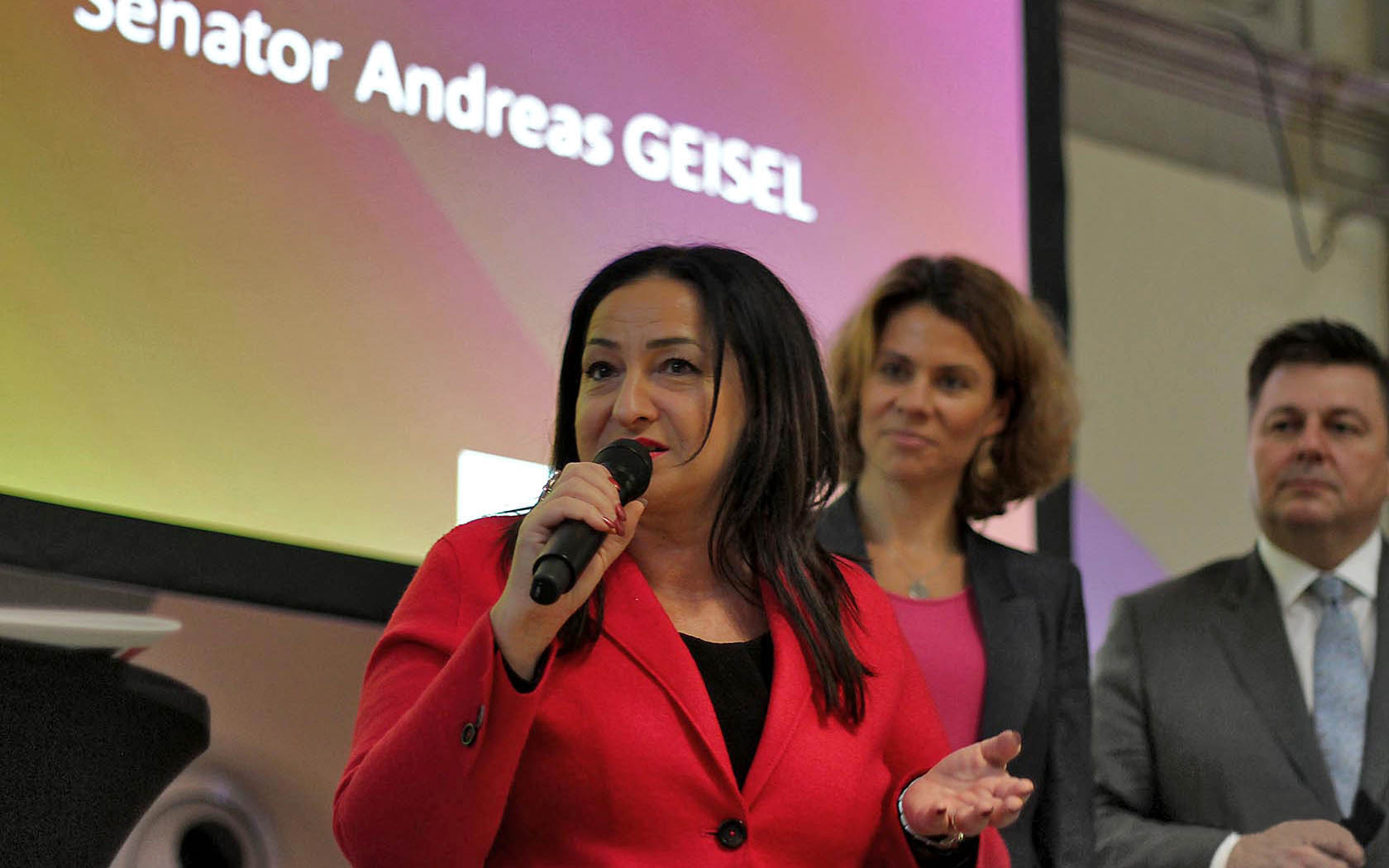 Foto Senatorin Dilek Kalayci